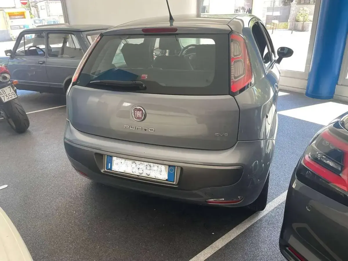 Usata Fiat Punto Evo Dynamic 69 CV (50 kW) 2011 Argento Utilitaria