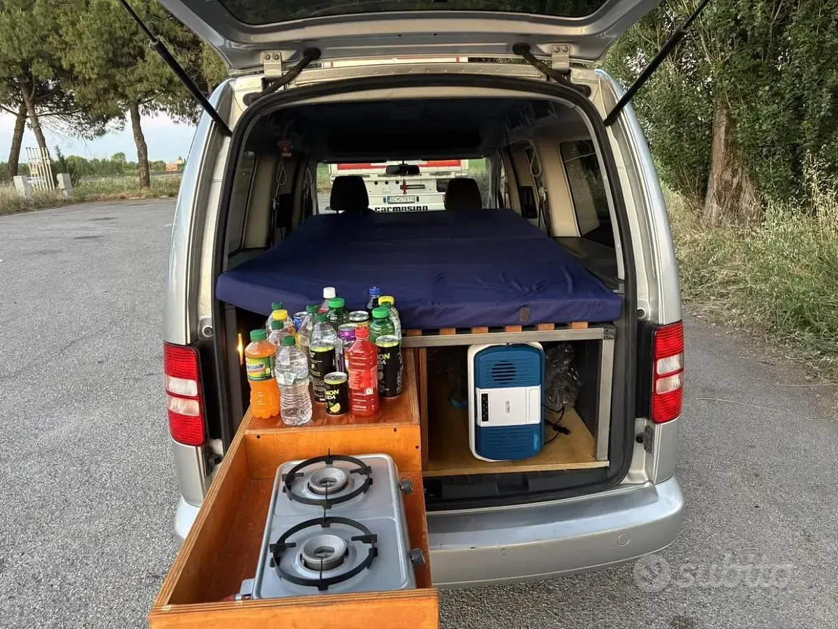 Usata VW Caddy 140 CV (102 kW) 2011 Grigio Monovolume
