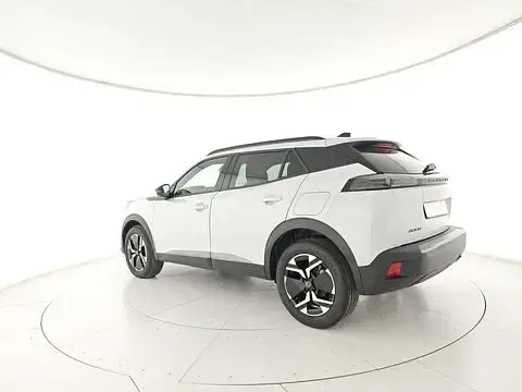 Usata Peugeot 2008 Allure 101 CV (74 kW) 2025 Bianco SUV