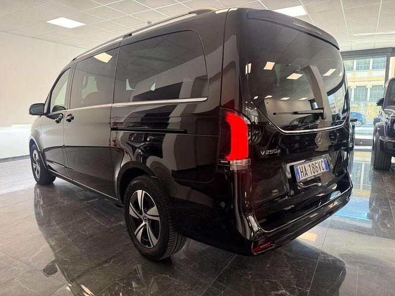 Nuova Mercedes V250 Avantgarde 190 CV (139 kW) 2025 Nero Monovolume