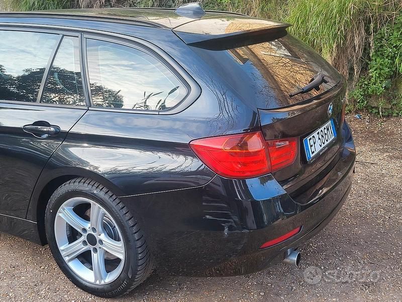 Usata BMW 318 143 CV (105 kW) 2012 Nero Station wagon