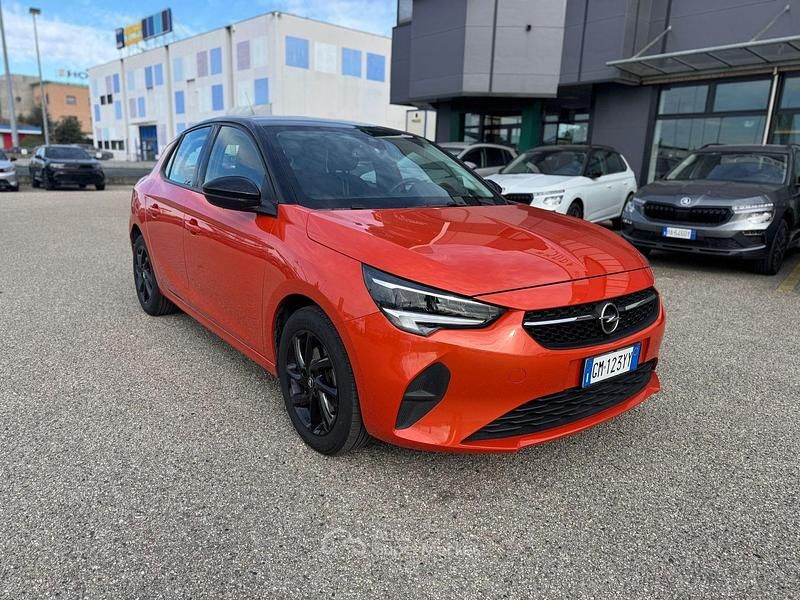 Usata Opel Corsa Design & Tech 101 CV (74 kW) 2023 Arancione Utilitaria