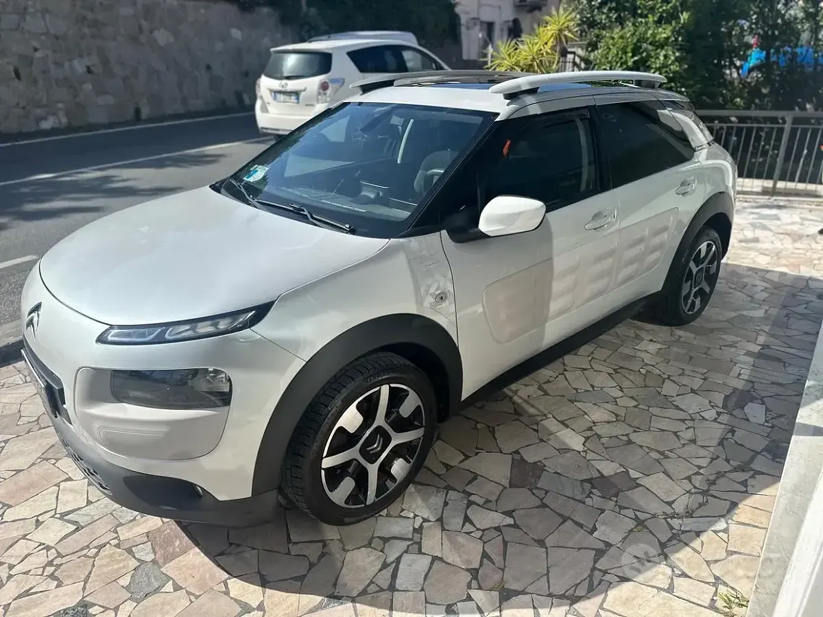 Usata Citroën C4 Feel 110 CV (80 kW) 2017 Bianco SUV