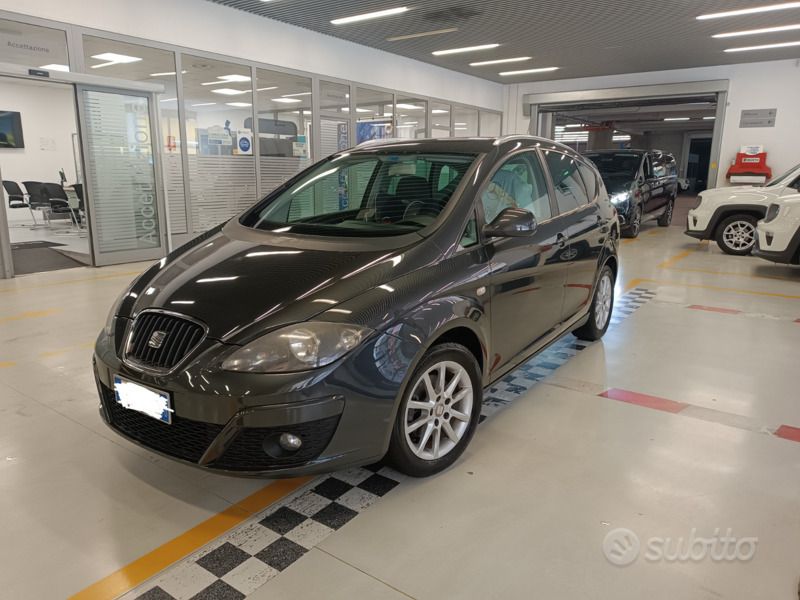 Usata Seat Altea XL Style 105 CV (77 kW) 2010 Nero Monovolume