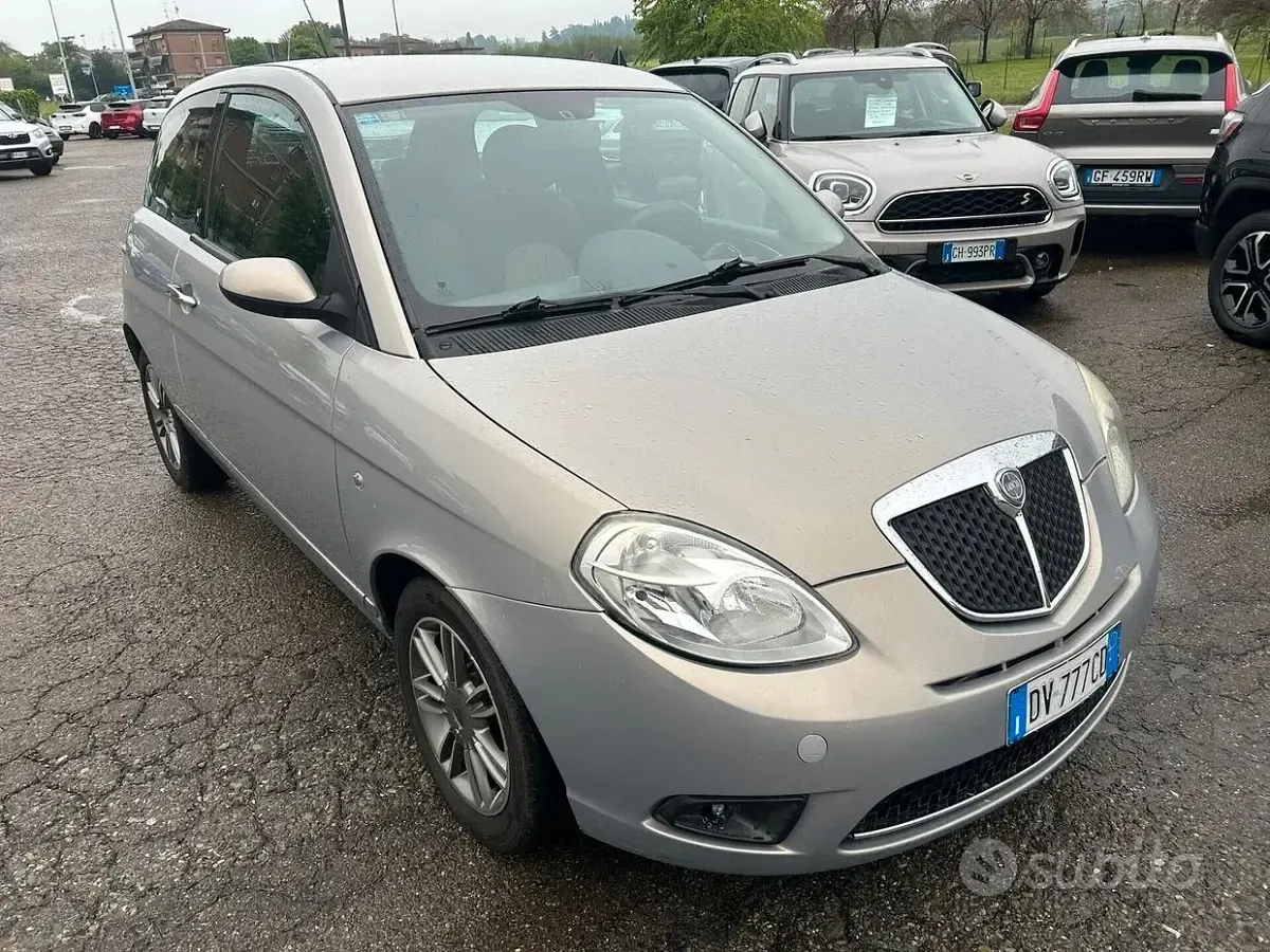 Usata Lancia Ypsilon 60 CV (44 kW) 2009 Utilitaria