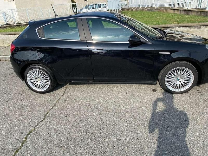 Usata Alfa Romeo Giulietta Distinctive 105 CV (77 kW) 2015 Nero Utilitaria