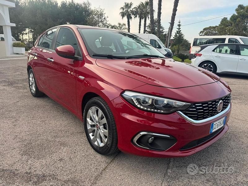 Usata Fiat Tipo 120 CV (88 kW) 2020 Rosso Berlina