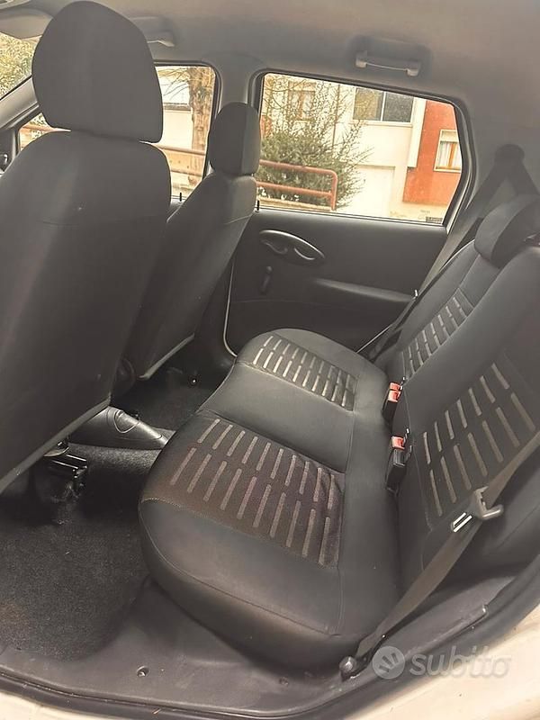 Usata Fiat Punto Active 60 CV (44 kW) 2009 Bianco Utilitaria