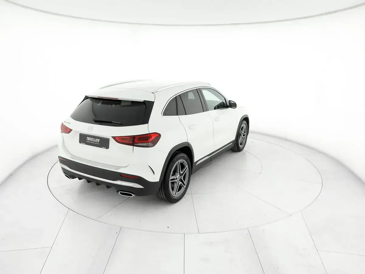 Usata Mercedes GLA180 Premium 136 CV (100 kW) 2022 Bianco SUV