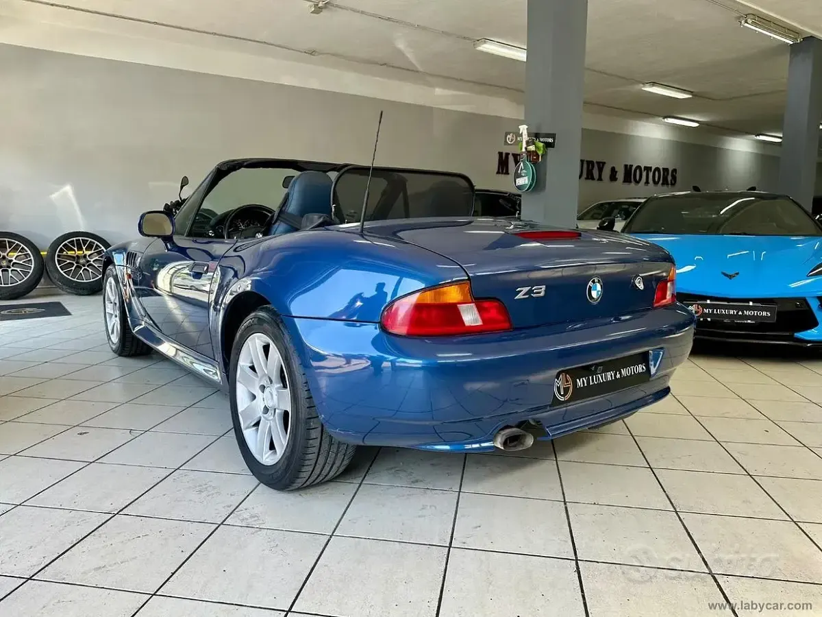 Usata BMW Z3 Efficient Dynamics 118 CV (86 kW) 2001 Blu Cabrio