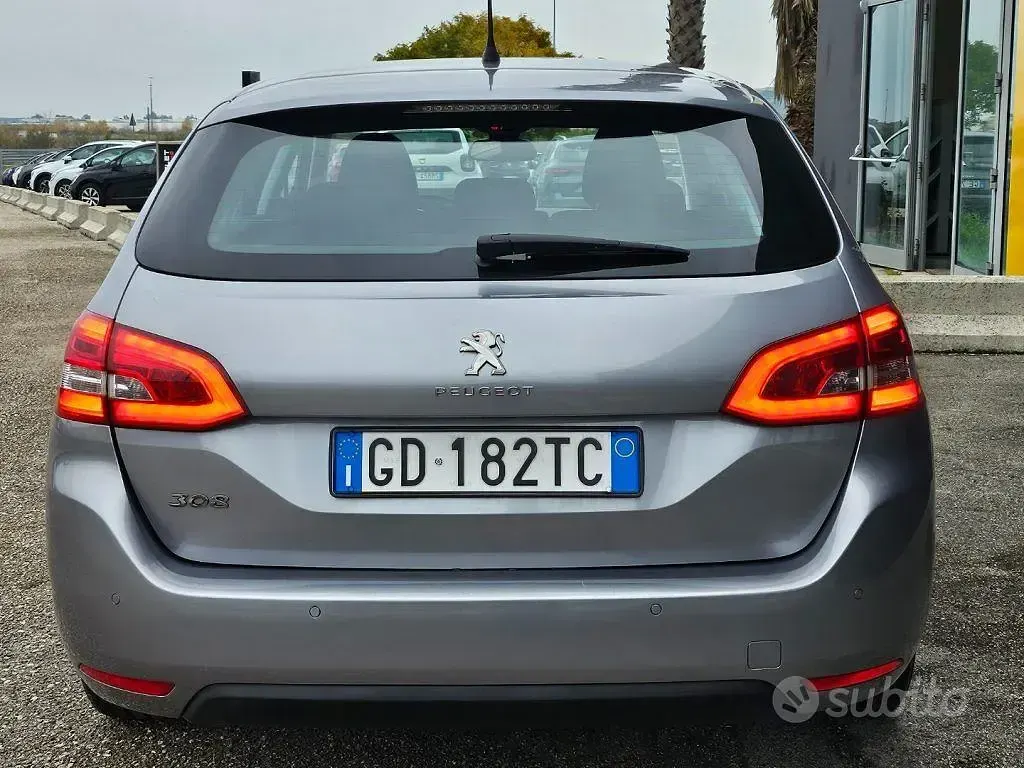 Usata Peugeot 308 Business-Line 131 CV (96 kW) 2020 Grigio Station wagon