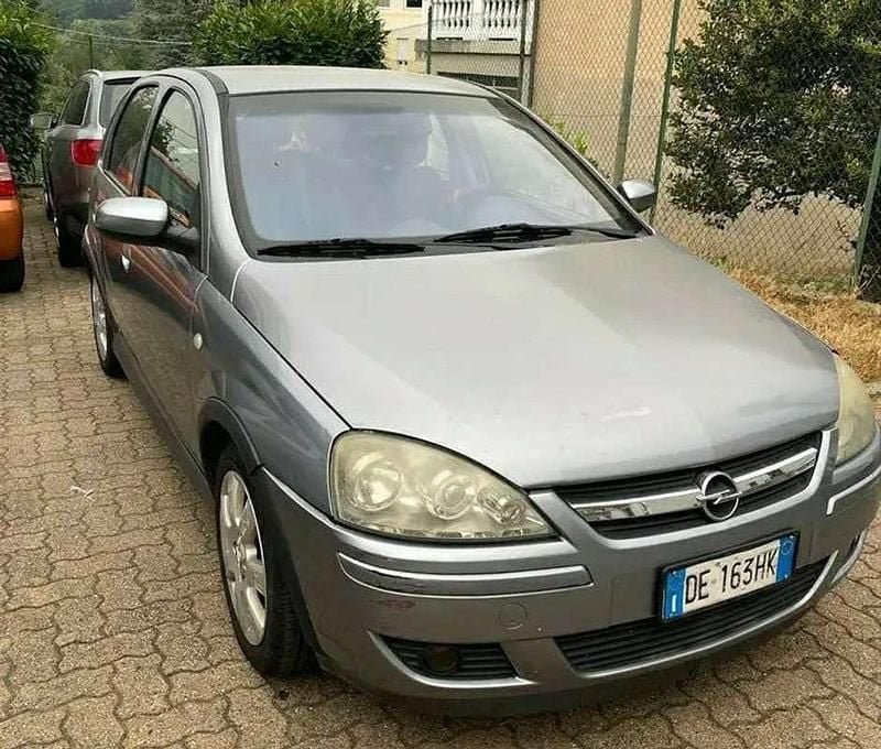 Usata 2007 Opel Corsa Enjoy Tre volumi | 1400 € (Super prezzo) - Immagine 1/4