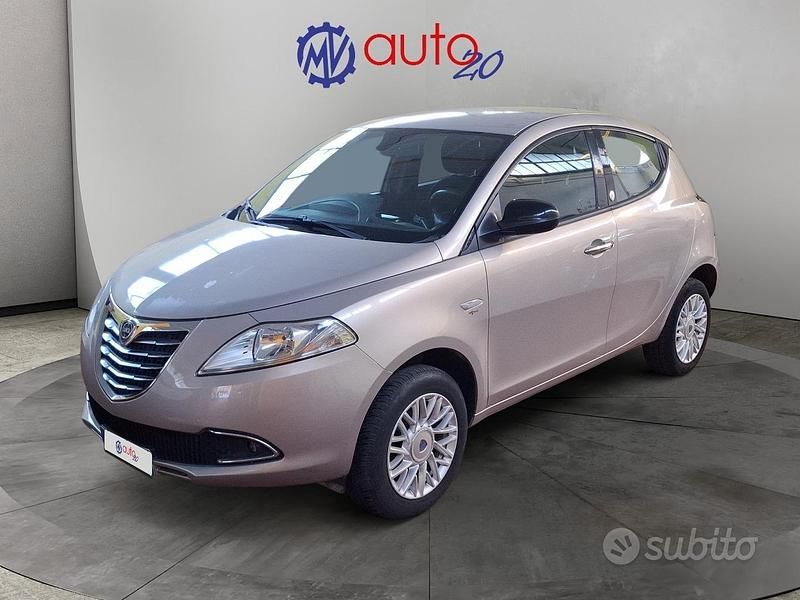 Usata Lancia Ypsilon Gold 85 CV (62 kW) 2014 Grigio Utilitaria