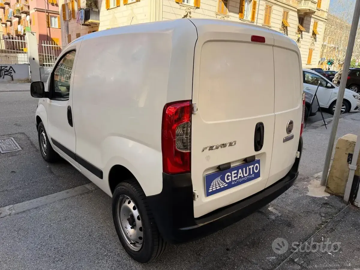 Begagnad Fiat Fiorino 80 HK (58 kW) 2020 Vit Minibuss