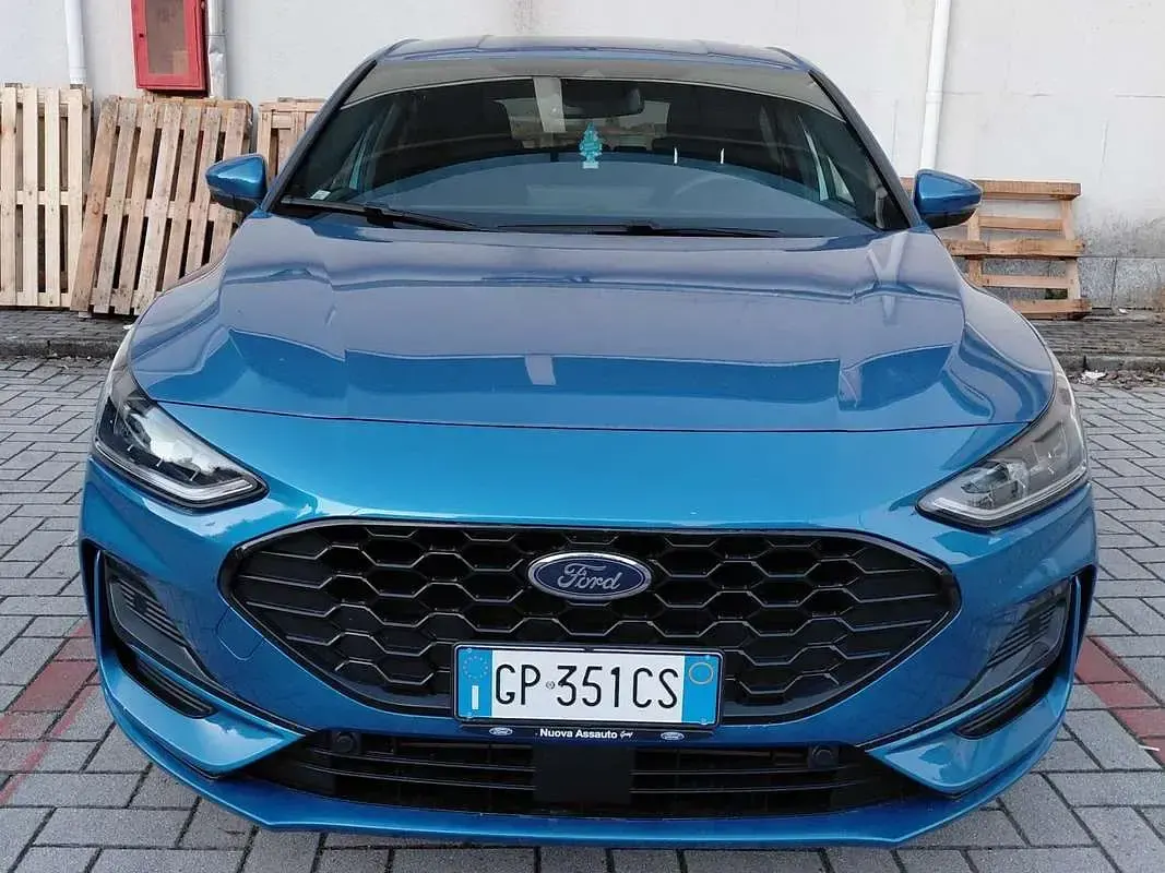 Usata Ford Focus ST-Line 125 CV (91 kW) 2023 Blu/azzurro Berlina