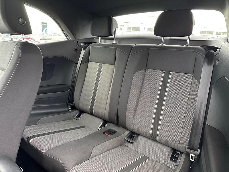 Käytetty VW T-Roc Style 150 HP (110 kW) 2021 Musta Katumaasturi