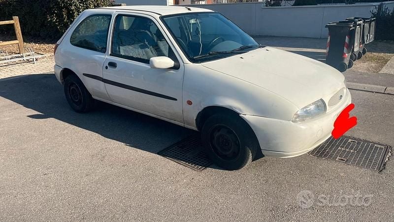 Usata Ford Fiesta 1998 Bianco Utilitaria