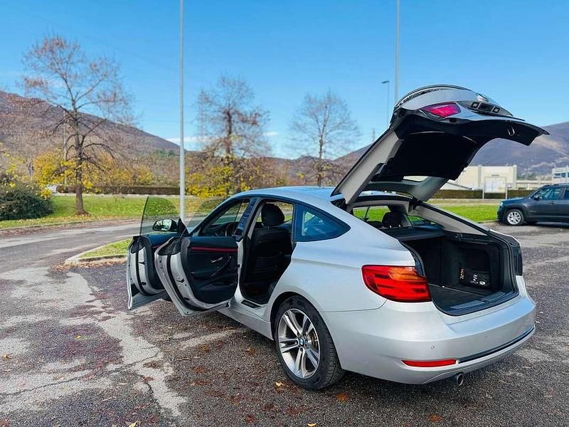 Usata BMW 320 Sport Line 184 CV (135 kW) 2014 Argento Berlina