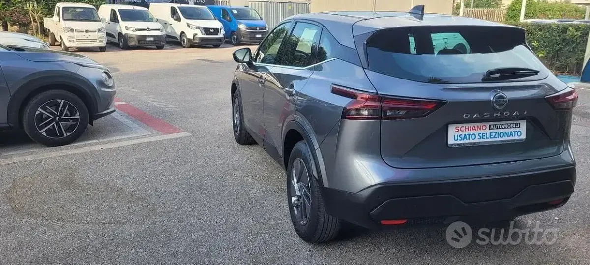 Usata Nissan Qashqai Acenta 140 CV (102 kW) 2021 Grigio SUV