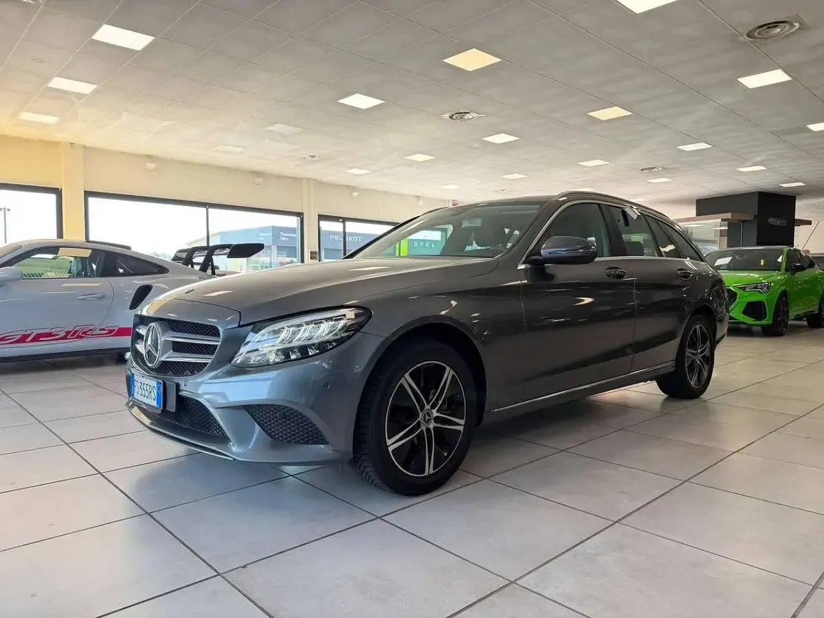 Usata Mercedes C220 194 CV (142 kW) 2018 Grigio Station wagon
