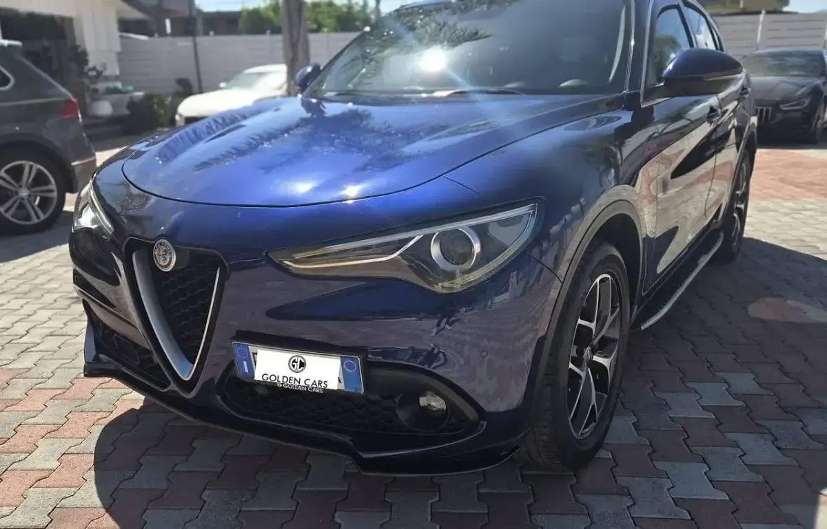 Usata Alfa Romeo Stelvio Executive 209 CV (153 kW) 2019 Blu/azzurro SUV