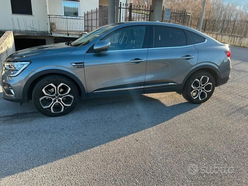 Usata Renault Arkana Intens 158 CV (116 kW) 2022 Grigio SUV