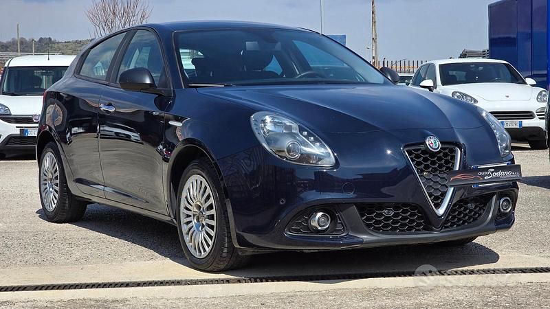 Usata Alfa Romeo Giulietta Business 120 CV (88 kW) 2018 Blu Utilitaria