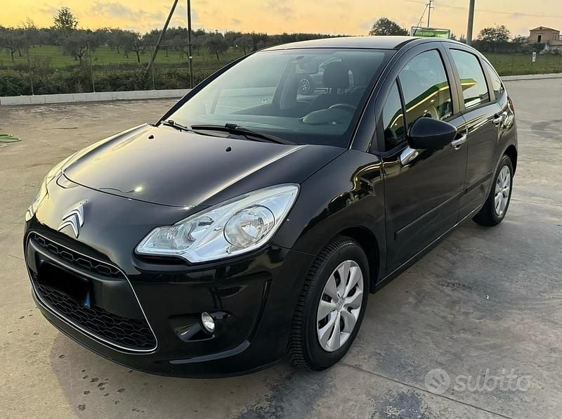 Grigio Usata 2012 Citroën C3 Exclusive Tre volumi | 5800 € (Buon prezzo) - Immagine 1/4