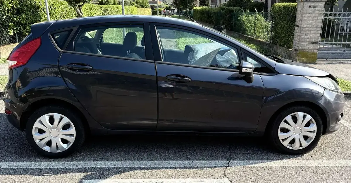Usata Ford Fiesta 82 CV (60 kW) 2009 Berlina