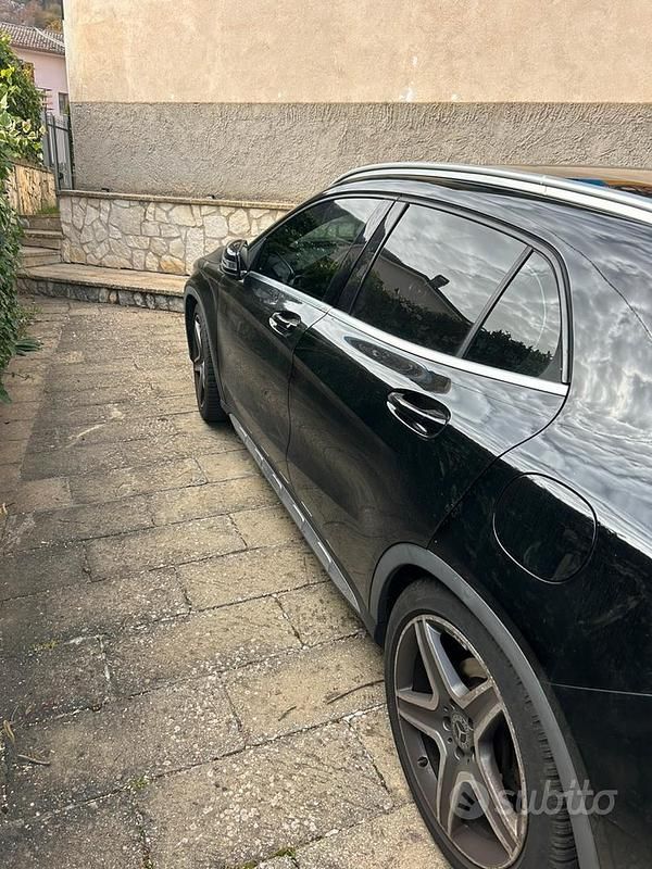 Usata Mercedes GLA200 2017 Nero SUV