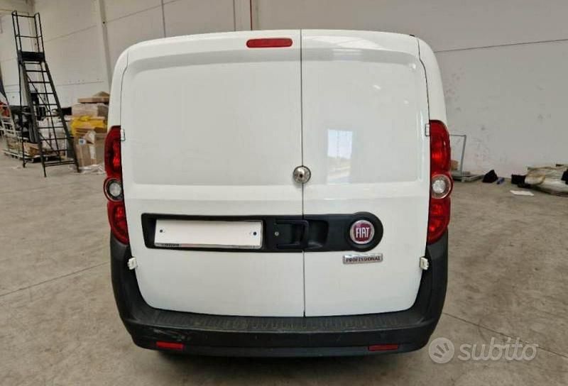 Usata Fiat Doblò 120 CV (88 kW) 2020 Bianco Monovolume