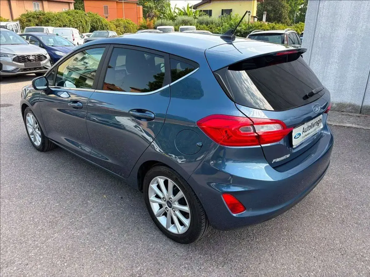 Usata Ford Fiesta Titanium 101 CV (74 kW) 2019 Chrome blue Utilitaria