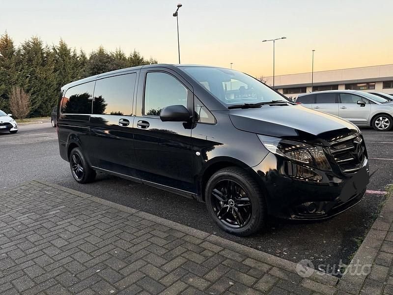 Nero Usata 2022 Mercedes Vito Furgone | 22.500 € - Immagine 1/4