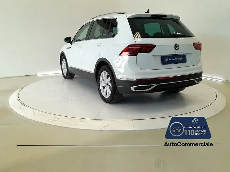 Usata VW Tiguan Elegance 150 CV (110 kW) 2023 Bianco SUV