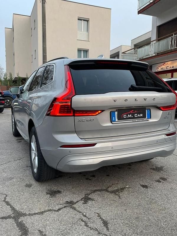 Usata Volvo XC60 Momentum 197 CV (144 kW) 2021 Beige SUV