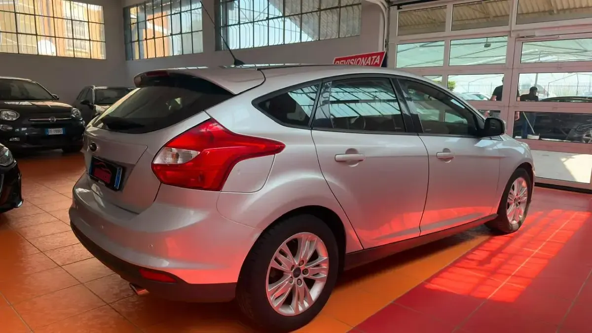 Usata Ford Focus Titanium 150 CV (110 kW) 2012 Grigio Berlina
