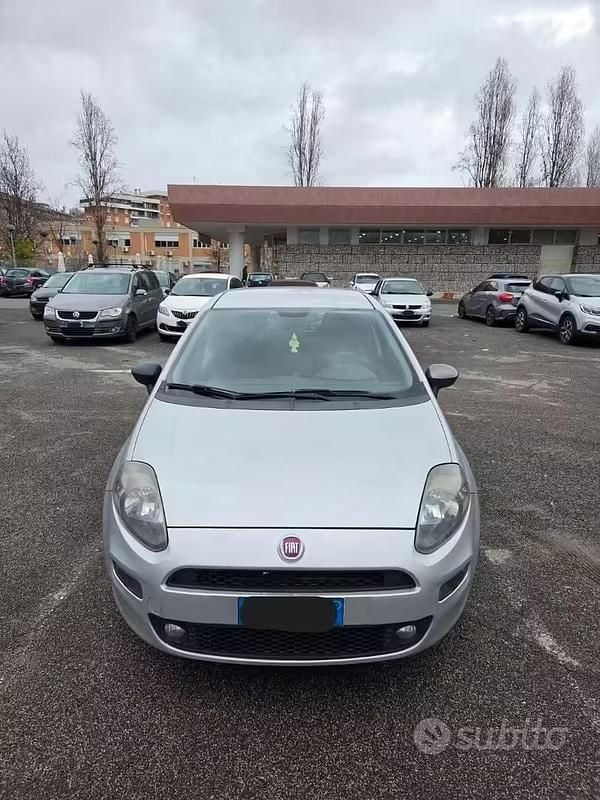 Usata Fiat Punto Street 77 CV (56 kW) 2016 Grigio Utilitaria