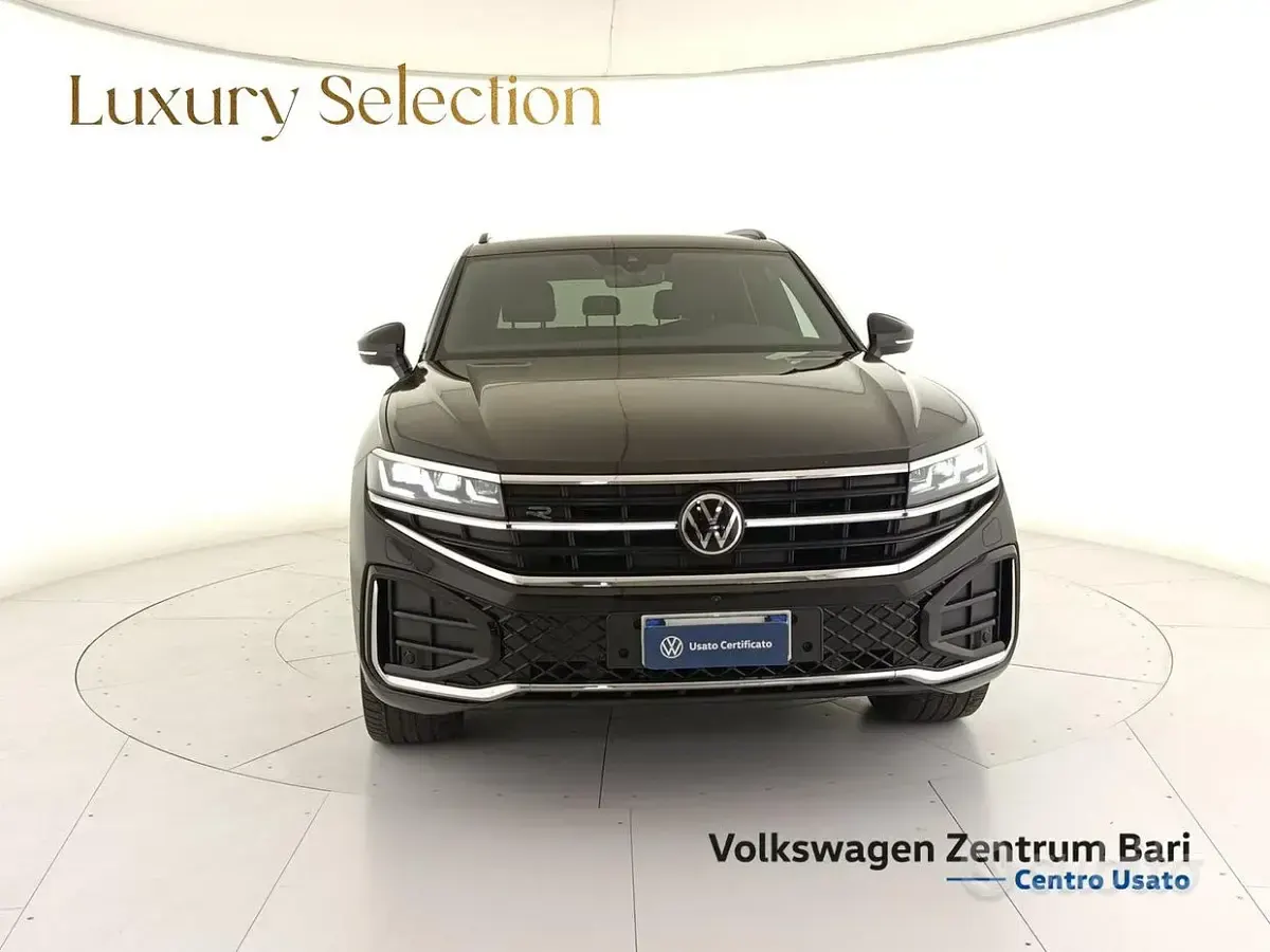 Usata VW Touareg Elegance 231 CV (169 kW) 2024 Nero SUV
