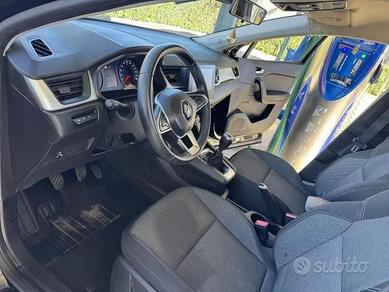 Usata Renault Captur 100 CV (73 kW) 2023 Nero SUV
