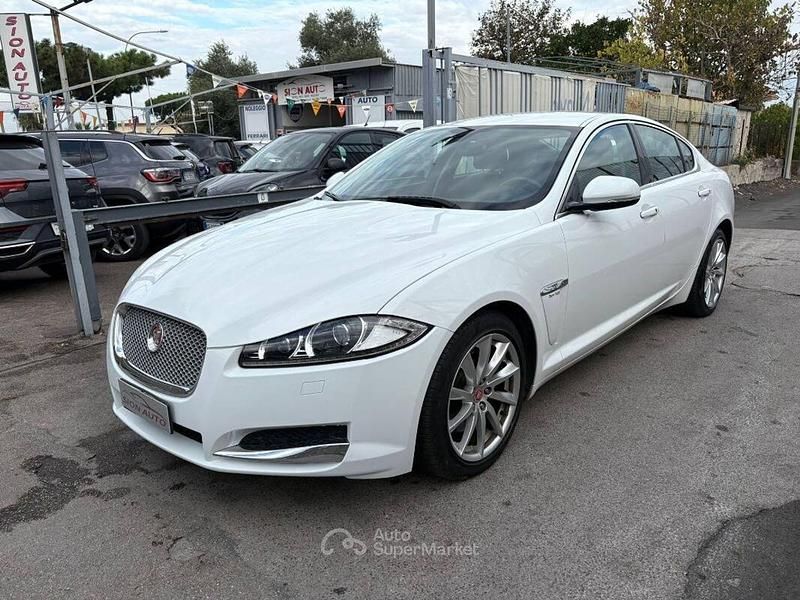 Usata Jaguar XF 200 CV (147 kW) 2014 Bianco Berlina