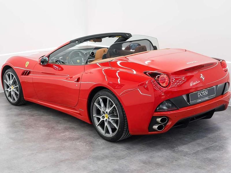Usata Ferrari California 460 CV (338 kW) 2011 Rosso Cabrio