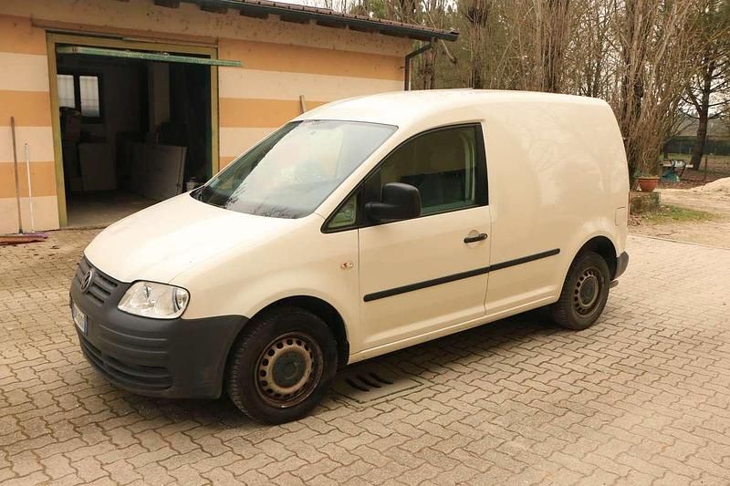 Usata VW Caddy 109 CV (80 kW) 2008 Bianco Monovolume