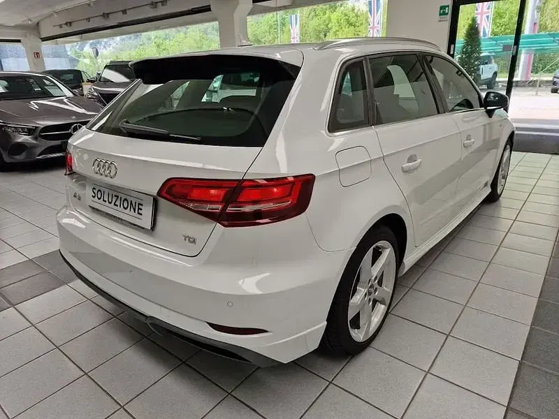 Usata Audi A3 Sportback Design 116 CV (85 kW) 2018 Bianco Utilitaria