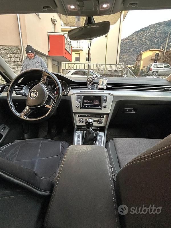 Usata VW Passat 150 CV (110 kW) 2015 Grigio Station wagon