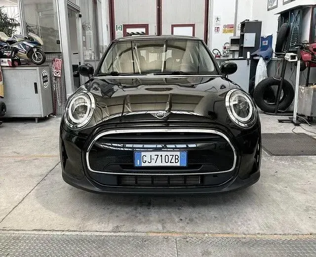 Usata Mini ONE 75 CV (55 kW) 2022 Nero Utilitaria