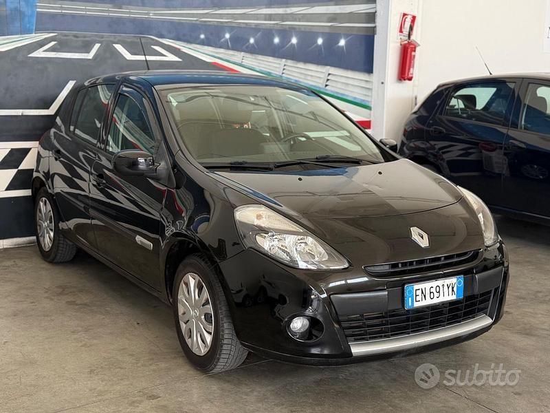 Usata Renault Clio IV 90 CV (66 kW) 2012 Nero Berlina
