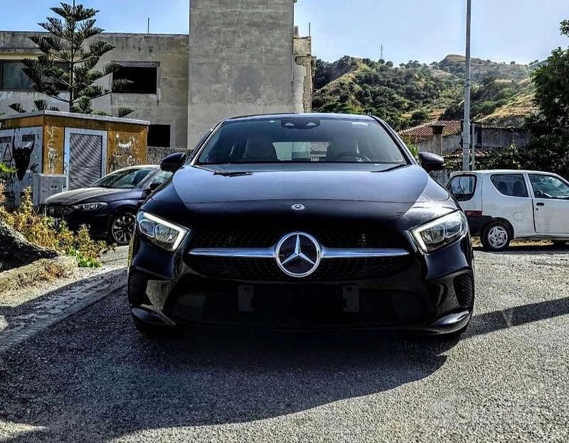 Usata Mercedes A180 Premium 116 CV (85 kW) 2019 Nero Berlina