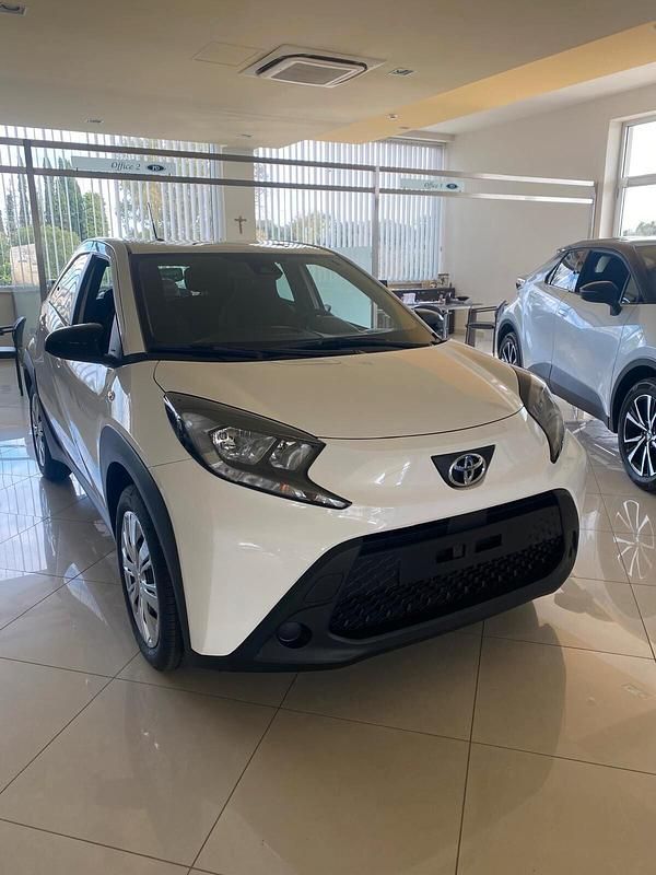 Nuova Toyota Aygo X Active 72 CV (52 kW) 2025 Bianco SUV