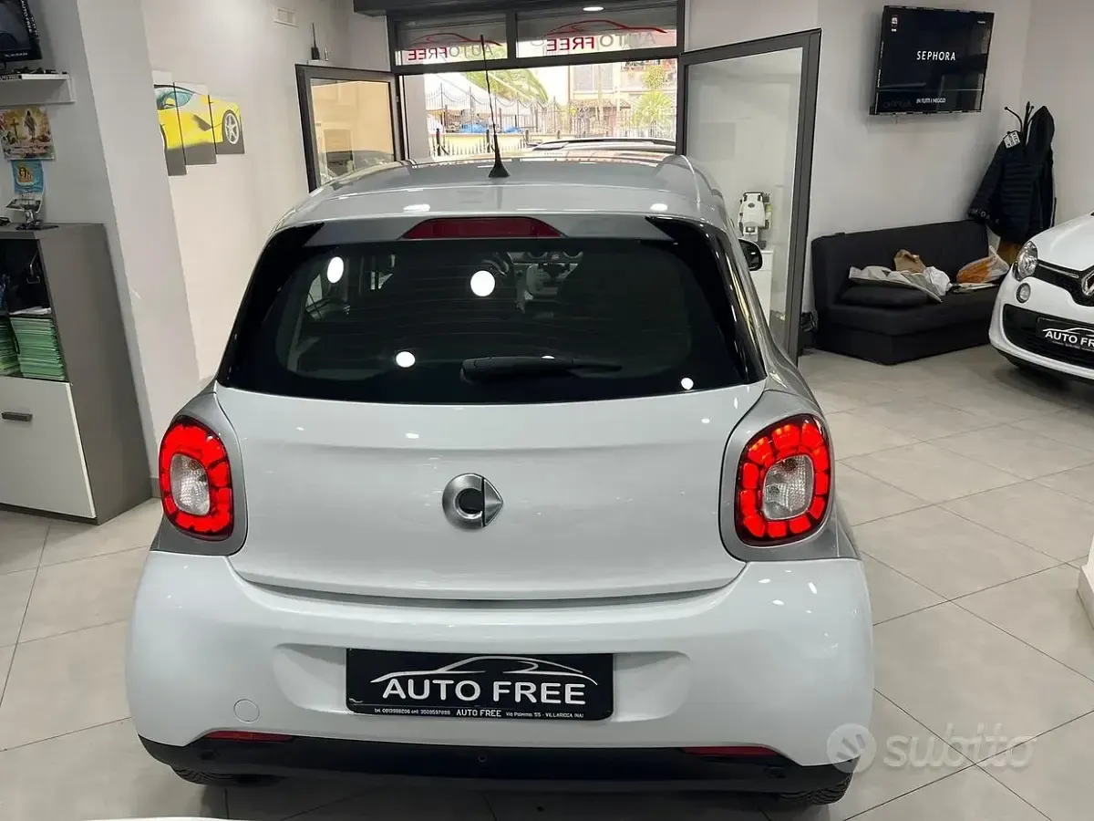 Usata Smart ForFour Passion 71 CV (52 kW) 2014 Bianco Utilitaria