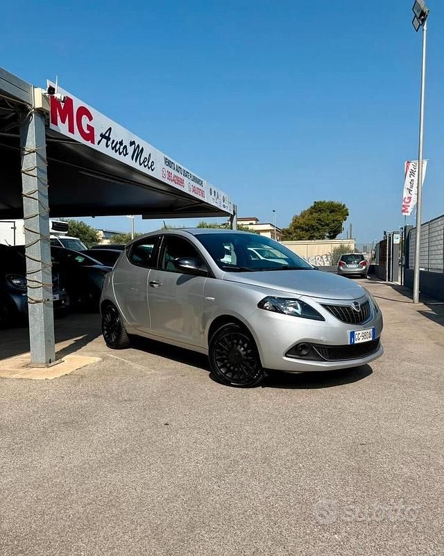 Usata Lancia Ypsilon S 69 CV (50 kW) 2021 Grigio Utilitaria
